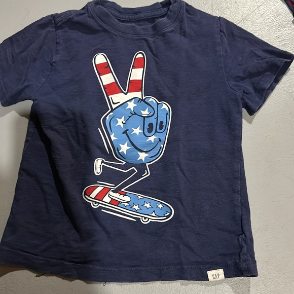 Lot 5 fun toddler boy play shirts - Picture 4 of 11